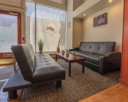 Cozy waiting area with modern seating at TruHealing Hagerstown, a detox center in Baltimore.